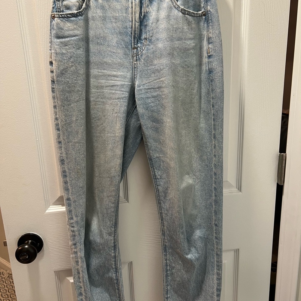 American Eagle Strigid Mom Jean